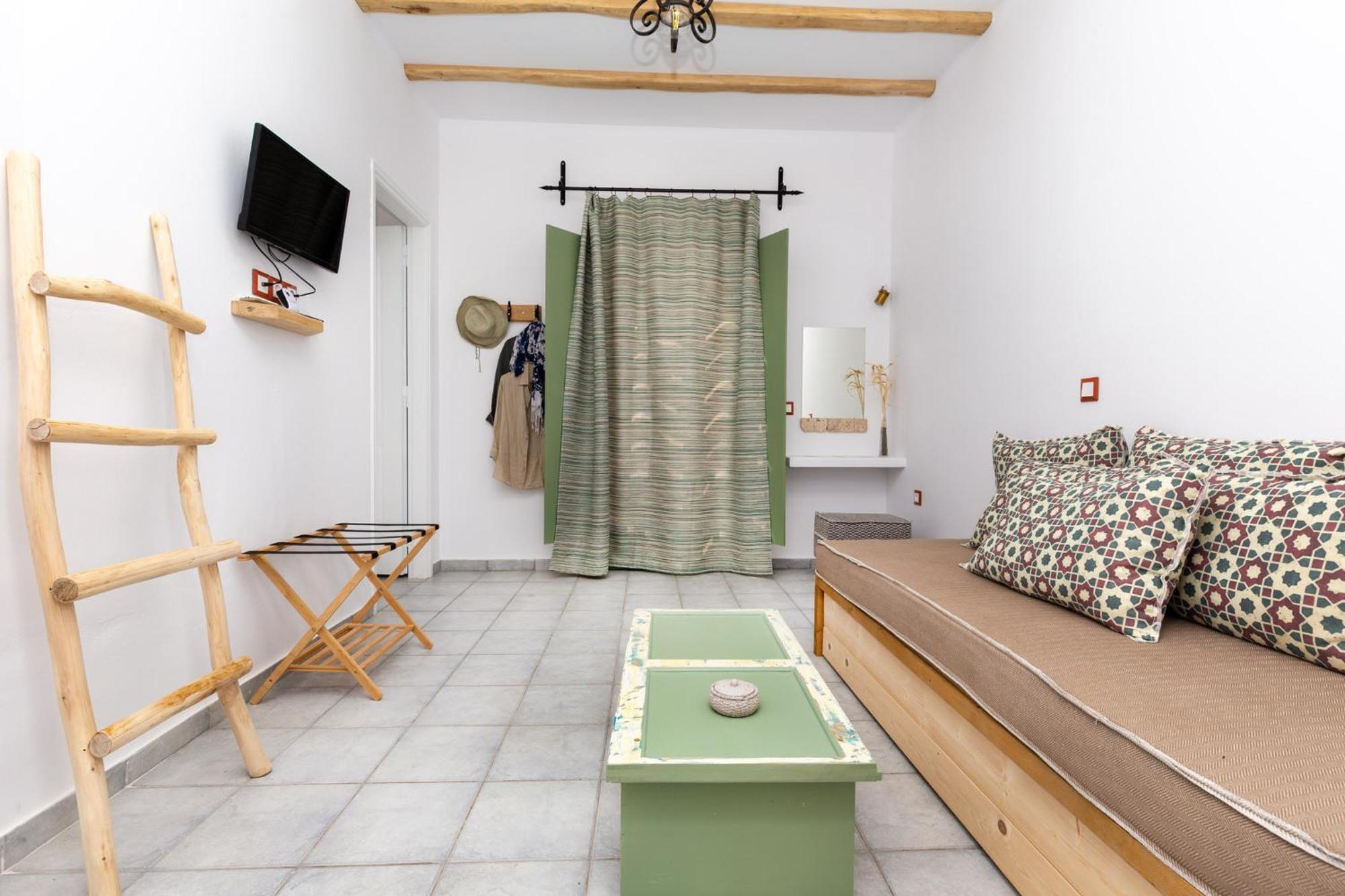 Ailouros Summer Hotel Schoinoussa Exteriér fotografie